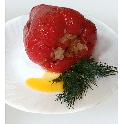 Перец фаршированный рисом и овощами