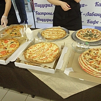 Повара пиццерии Соренто представили пиццу на дегустации, организованной администрацией Мурома